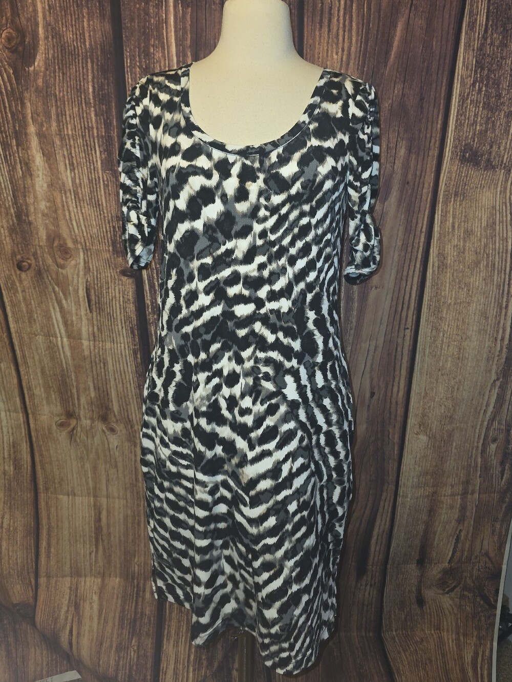 Black and White Animal Print Scoop Neck Women's Dress